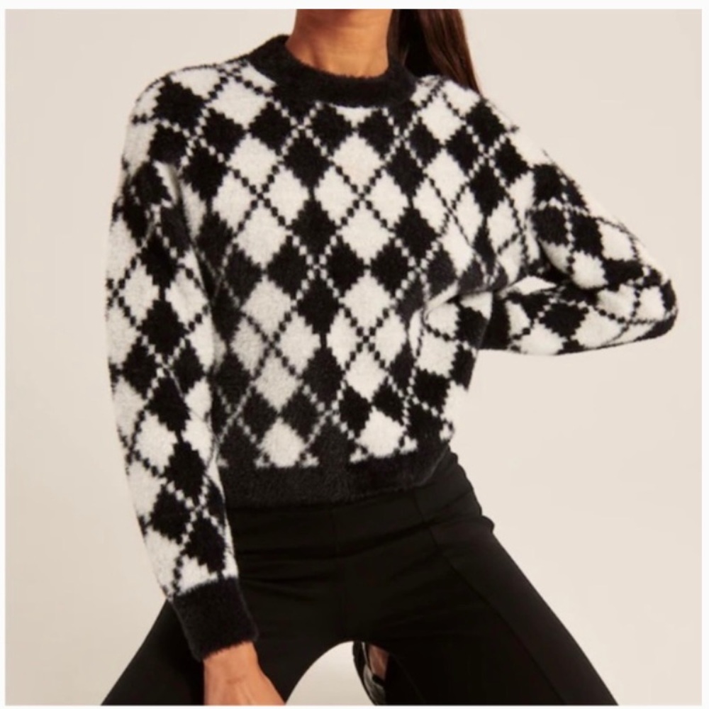 Abercrombie and Fitch Argyle Eyelash Cozy Crew Neck Sweater Size XSmall